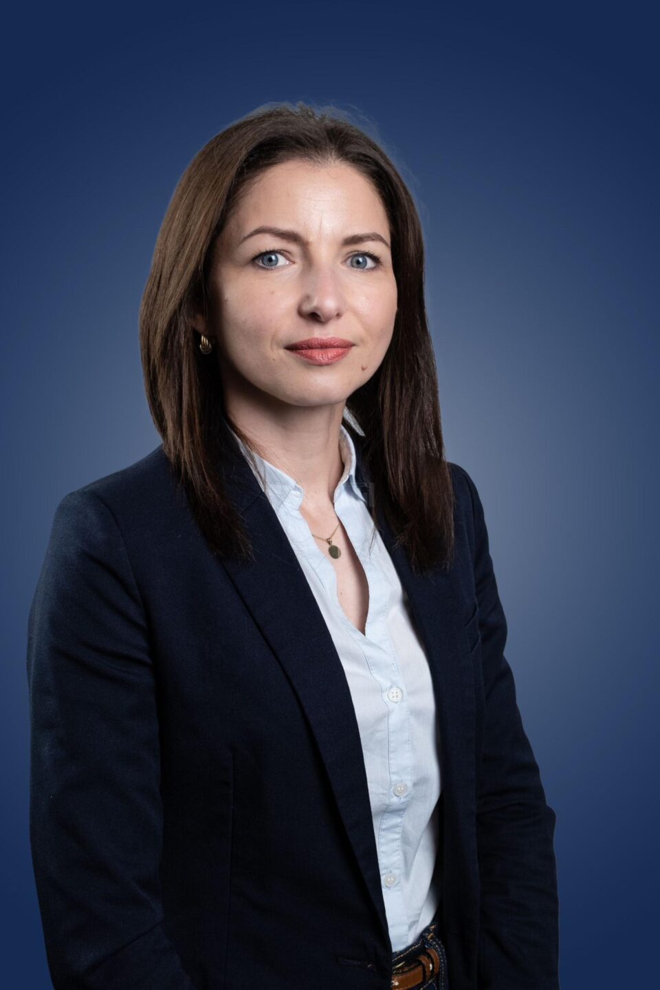 Adina Vrabie are 36 de ani, este soție și mama unei fetițe căreia își dorește să îi ghideze pașii spre explorare și învățare, aici, în orașul nostru, Suceava
