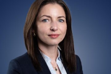 Adina Vrabie are 36 de ani, este soție și mama unei fetițe căreia își dorește să îi ghideze pașii spre explorare și învățare, aici, în orașul nostru, Suceava