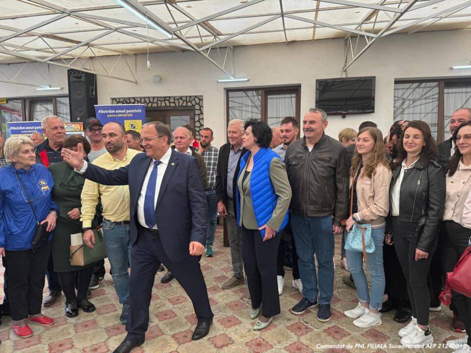 Flutur, despre primarul Alexandru Hurjui: „A schimbat la față orașul Broșteni în ultimii 4 ani” Flutur, despre primarul Alexandru Hurjui: „A schimbat la față orașul Broșteni în ultimii 4 ani”