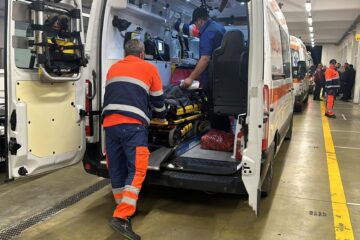 Trei copii, de 7 și 11 ani, în comă alcoolică la spital
