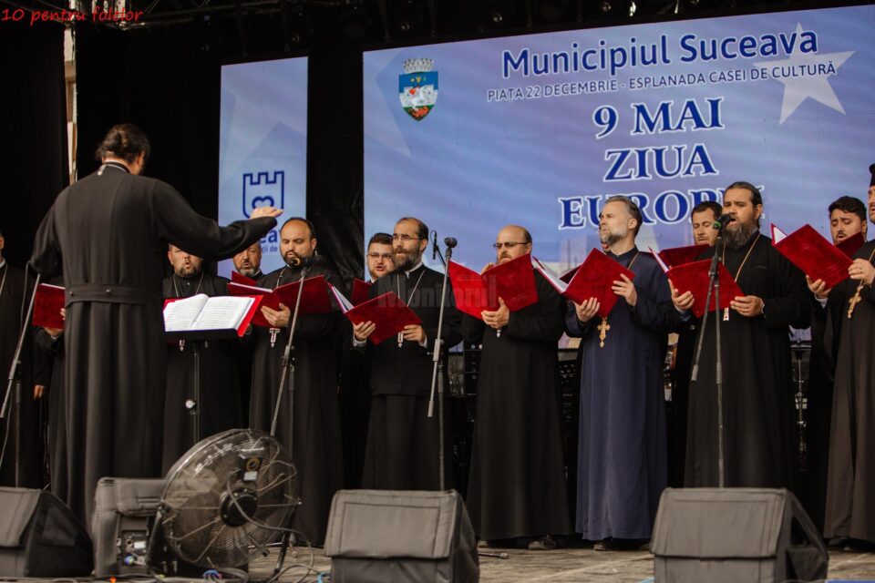 ”10 pentru folclor”, in centrul Sucevei, de Ziua Europei (12).jpg