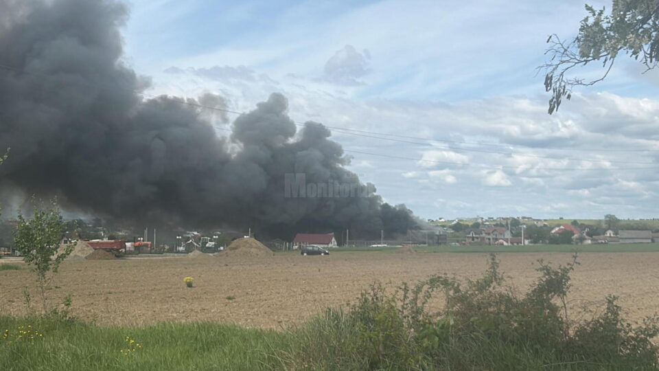 Incendiu violent la Salcea