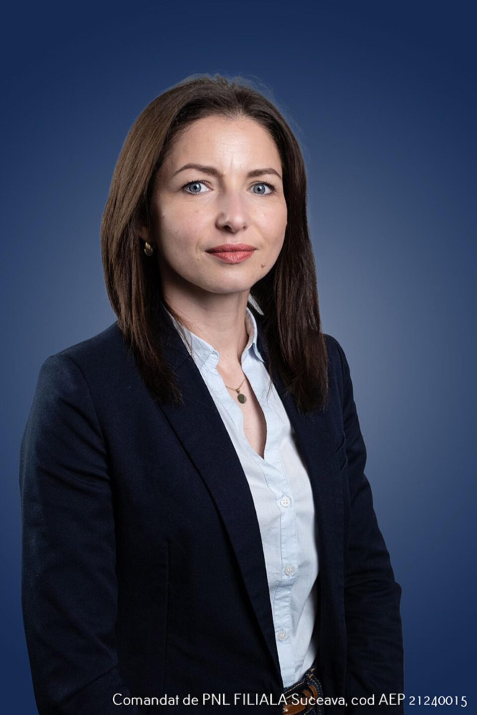 Adina Vrabie are 36 de ani, este soție și mama unei fetițe căreia își dorește să îi ghideze pașii spre explorare și învățare, aici, în orașul Suceava