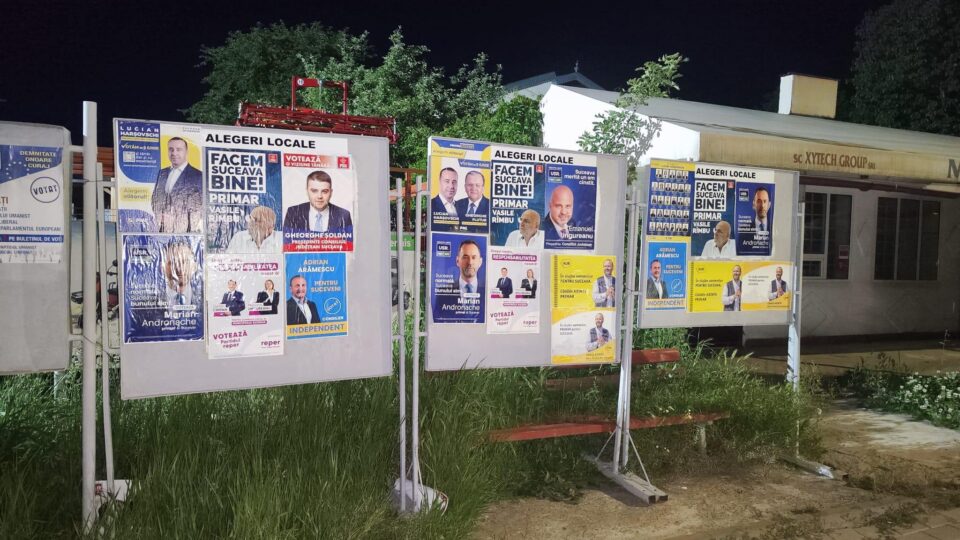 Panouri cu afișe electurale