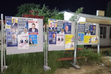 Panouri cu afișe electurale