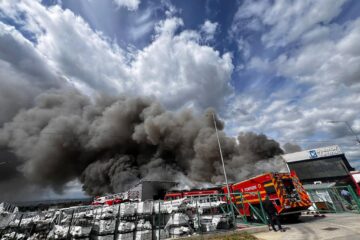 Un incendiu la o fabrică din Salcea a impus transmiterea unui mesaj Ro-Alert