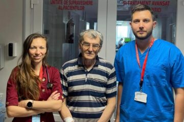 Dr. Alexandra Ilisei, pacientul salvat si dr. Laur Blaga