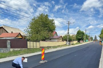 Președintele CJ Suceava, Gheorghe Flutur, a verificat lucrările de asfaltare a drumjului Moara - Frumoasa - Liteni