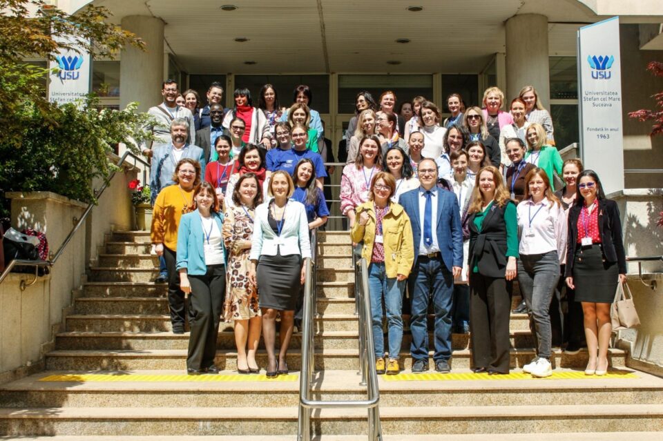 Ministrul Educației, Lidia Deca, în mijlocul universitarilor suceveni