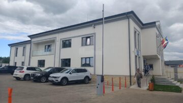 Parcarea și noul sediu al Primăriei Ipotești