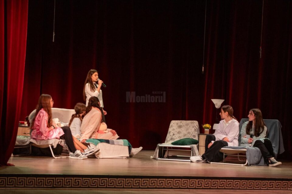 Piesa de teatru jucată în limba germană de elevi ai Colegiului “Hurmuzachi” FOTO Emanuela Ciornei