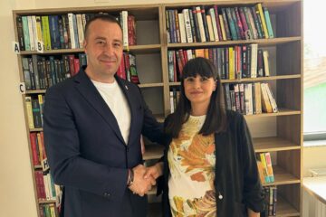 Lăcrămioara Tofan are 39 de ani și este manager de relații cu clienții