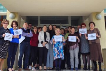 Protest spontan la Agenția de Protecția Mediului Suceava, împotriva discriminării salariale