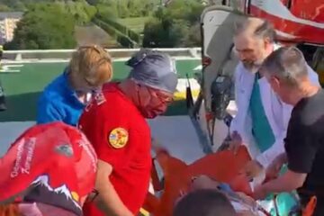 Pacient cu AVC transferat de la Târgu Mureș la Suceava pentru tratament