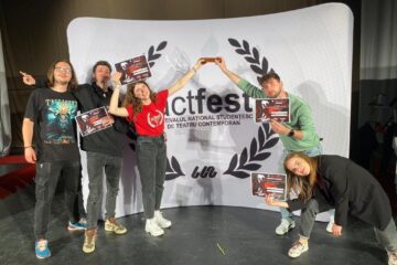Studenți ai trupei de teatru Fabulinus în ActFest Galați