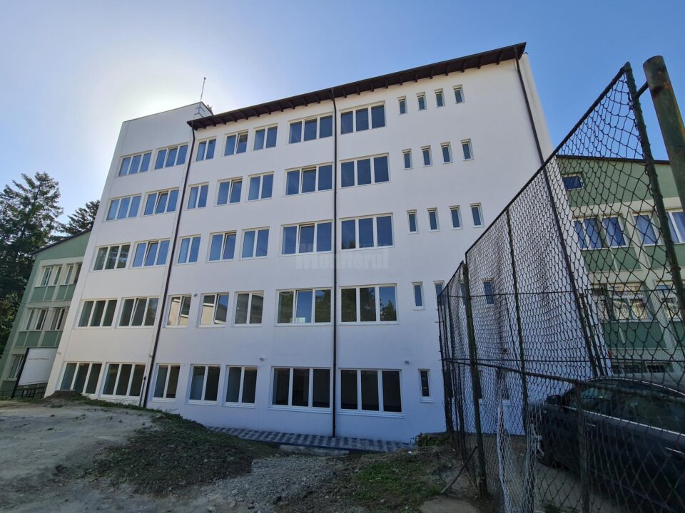 Lucrări de 17 milioane de lei în derulare la Colegiul Național „Petru Rareș”, cu fonduri atrase de Primăria Suceava prin proiecte