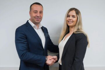 Diana Ioana Ștefan, care face echipă cu Lucian Harșovschi pentru Consiliul Local Suceava, are 28 ani și este de profesie fiziokinetoterapeut