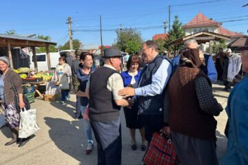 Gheorghe Flutur s-a întâlnit cu peste 1.000 de oameni în piața din Arbore