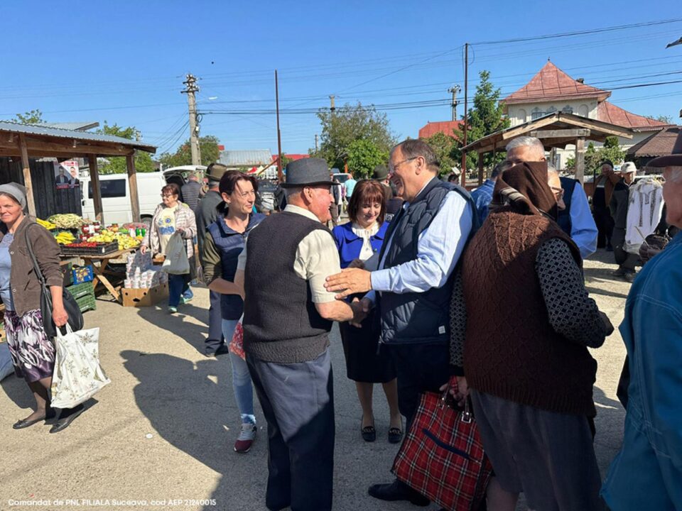 Gheorghe Flutur s-a întâlnit cu peste 1.000 de oameni în piața din Arbore