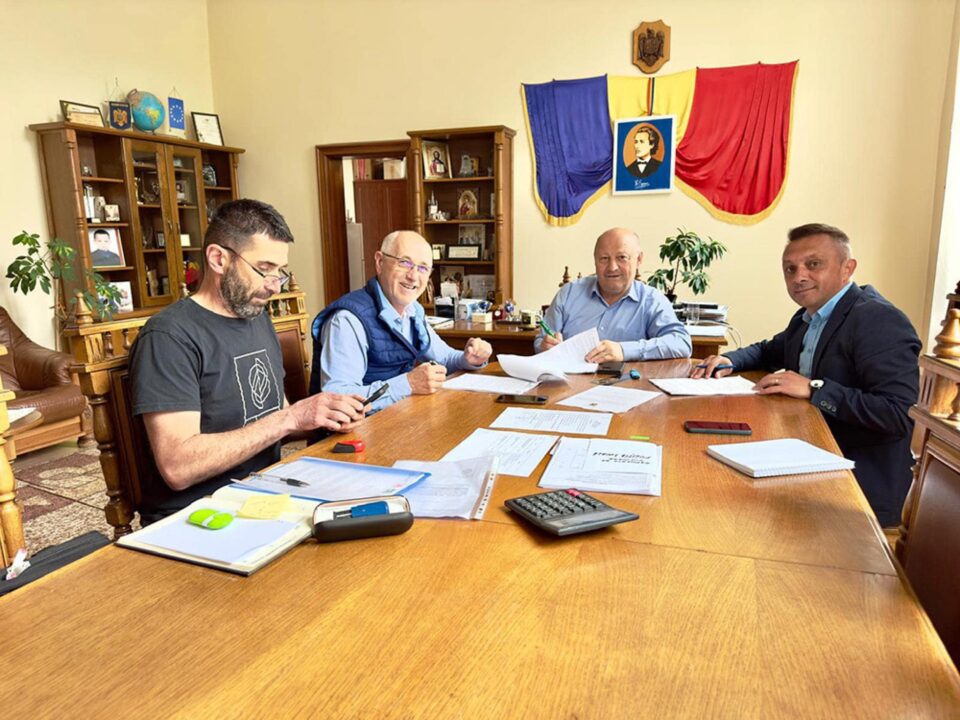 Viceprimarul din Vatra Dornei, Marius Rîpan, a anunțat că 20 de blocuri din acest municipiu vor fi reabilitate Viceprimarul din Vatra Dornei, Marius Rîpan, a anunțat că 20 de blocuri din acest municipiu vor fi reabilitate