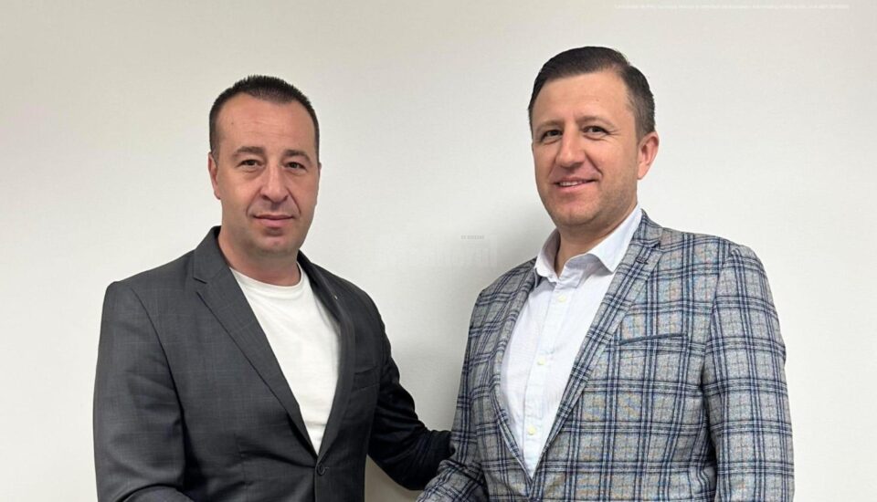 Din echipa lui Lucian Harșovschi pentru Consiliul Local Suceava face parte și Daniel Ungurian, licențiat în filologie dar și în Drept, care a absolvit studiile de masterat în domeniul Dreptului Penal și Criminalistică