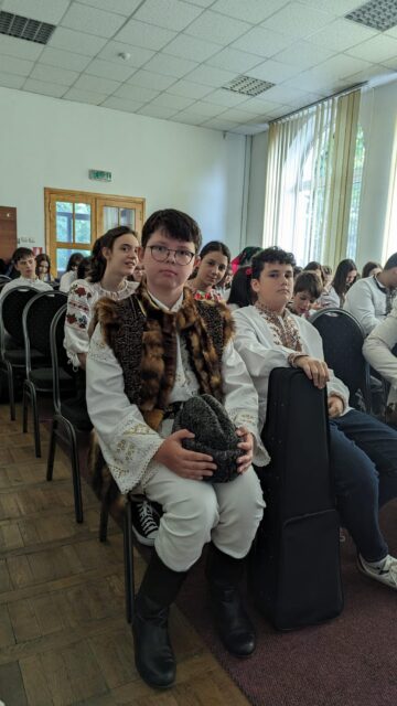 „Despre tradiții... Ia românească – moștenire culturală strămoșească”, la Biblioteca Bucovinei