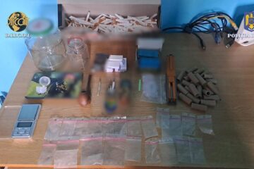 Descinderi DIICOT la Vatra Dornei, la dealeri care alimentau piața locală cu droguri de risc și de mare risc