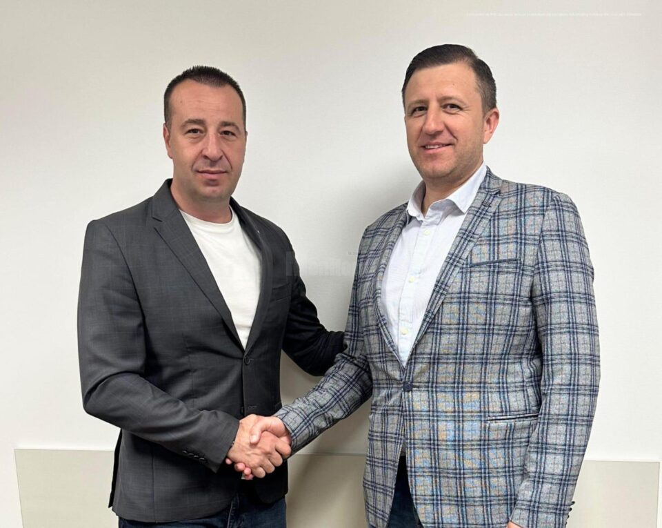 Din echipa lui Lucian Harșovschi pentru Consiliul Local Suceava face parte și Daniel Ungurian, licențiat în filologie dar și în Drept, care a absolvit studiile de masterat în domeniul Dreptului Penal și Criminalistică