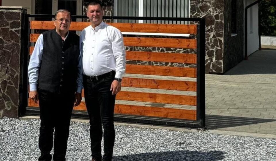 Ghorghe Flutur si primarul PNL din Cârlibaba, Gabriel Danciu