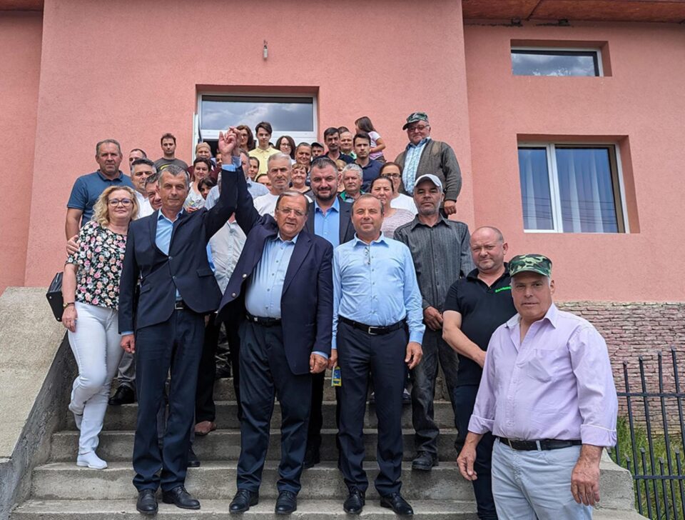 Liderii liberali împreună cu alegători