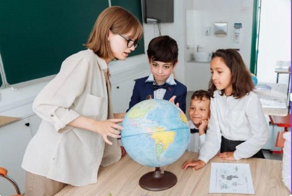Zi liberă pentru elevi și profesori pe 5 iunie, de Ziua Învățătorului, pentru prima dată la nivel național Zi liberă pentru elevi și profesori pe 5 iunie, de Ziua Învățătorului, pentru prima dată la nivel național