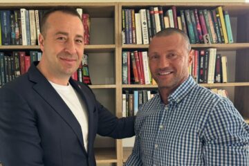 Multiplu campion național și medaliat mondial la kickbox, Sorin Mihalescul a intrat recent în echipa lui Lucian Harșovschi