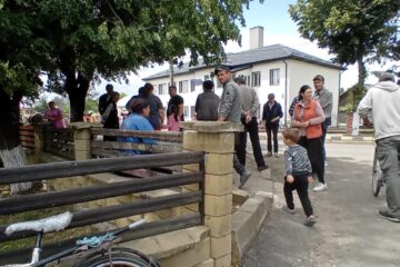 Localnicii din Bănești s-au răsculat după ce vacile acestora au primit interzis pe imașul satului