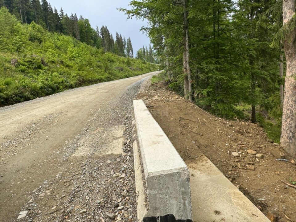 Șeful administrației județene consideră că drumul Mălini - Borca va deveni un adevărat Transfăgărășan al Nordului