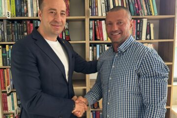 Multiplu campion național și medaliat mondial în 2018 la Kickbox, Sorin Mihalescul a intrat recent în echipa lui Lucian Harșovschi