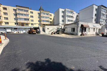 Parcare cu 49 de locuri amenajată pe strada Miron Costin, în zona Mărășești din municipiul Suceava