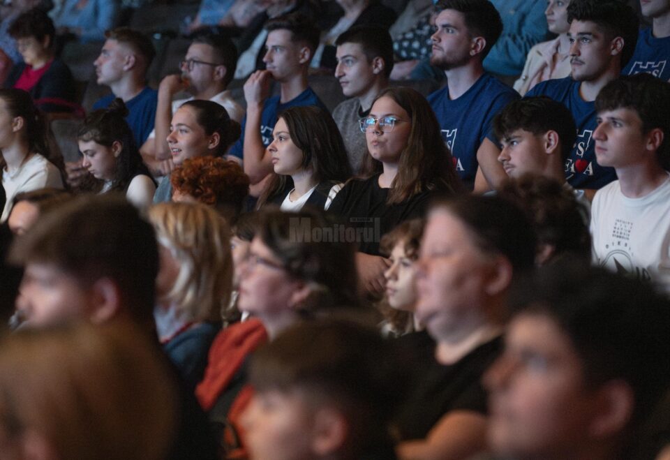 Elevii olimpici și profesorii lor, premiați la cea de-a doua ediție a evenimentului „Copiii pe primul loc”