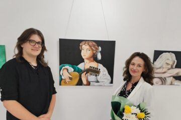 Cristian Vlădeanu, din clasa a X-a E, îndrumat de profesoara de arte plastice Ioana-Irina Ducra