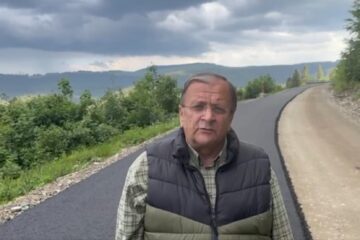 Președintele CJ Suceava, Gheorghe Flutur, a verificat stadiul lucrărilor de asfaltare a drumului Mălini - Borca