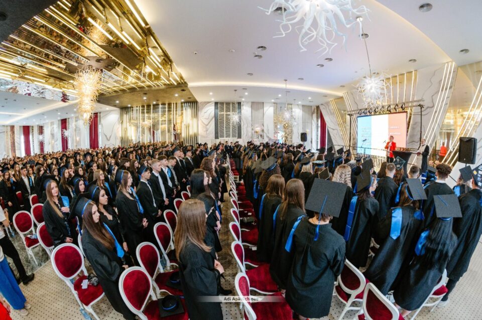Aproape 800 de participanți la cursul festiv organizat de Colegiul Național „Mihai Eminescu” Suceava, promoția 2024