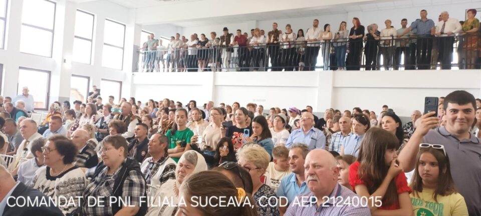 Flutur și primarul din Frasin, Marinel Bălan, au inaugurat noua Casă de Cultură din oraș