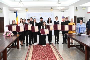 Sute de copii, părinți, profesori au participat sâmbătă la acțiunile organizate la Mănăstirea „Sfântul Ioan cel Nou de la Suceava”