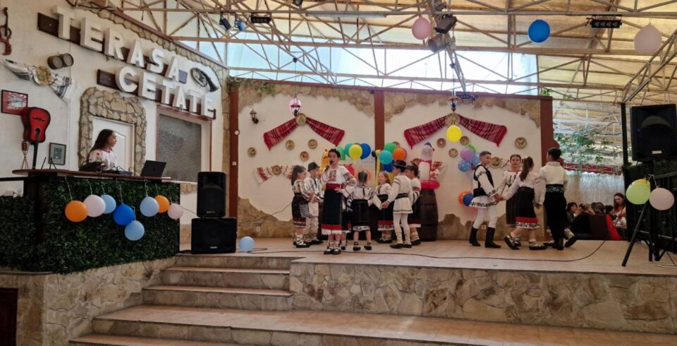 Două zile de distracție pentru cei mici dar și ai lor părinți și bunici, sus, la Cetate, la Restaurantul „Ceaunului Răzeșului” 7