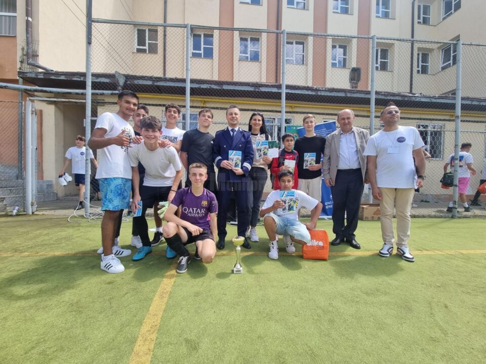 Peste 200 de persoane au participat la un turneu de fotbal de Ziua Internațională a Copiilor