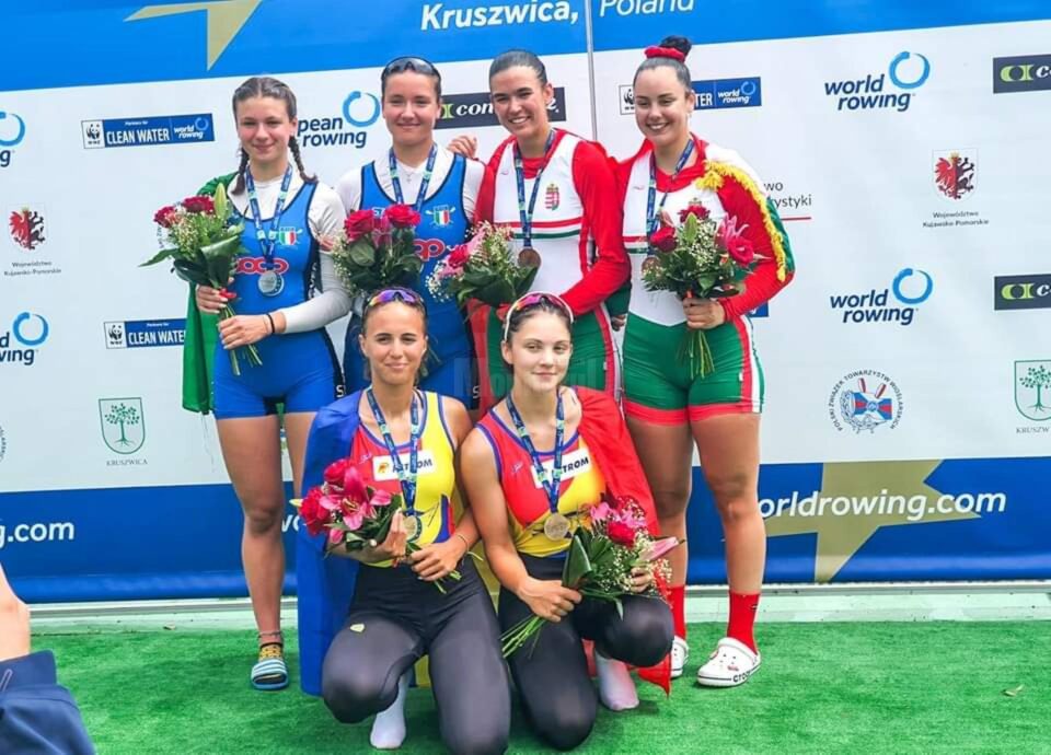 Maria Iulica Ursu si Gabriela Tivodariu (in partea de jos a imaginii) au devenit duble campioane continentale