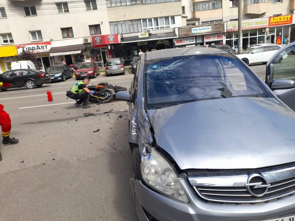 Motociclist rănit într-un accident, în cartierul sucevean George Enescu