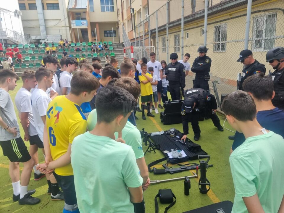 Peste 200 de persoane au participat la un turneu de fotbal de Ziua Internațională a Copiilor