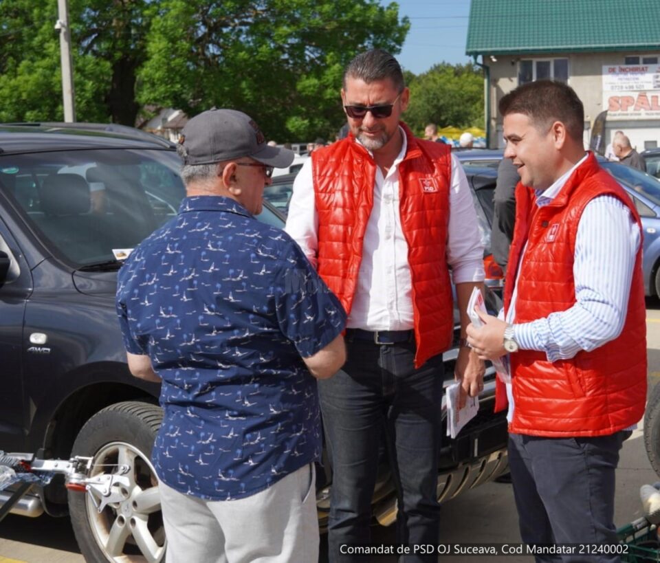 Gheorghe Șoldan și Traian Andronachi, în campanie la târgul auto din Rădăuți