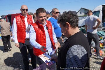 Gheorghe Șoldan și Traian Andronachi, în campanie la târgul auto din Rădăuți