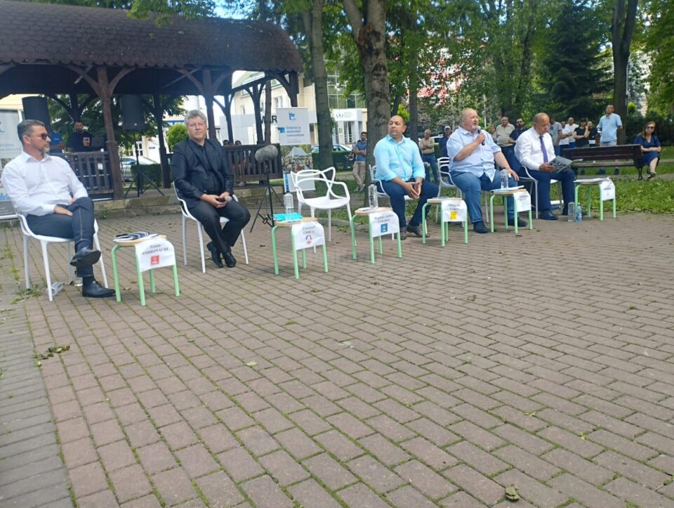 Traian Andronachi: ”Lașul de Bogdan Loghin a fugit de o dezbatere electorală cu alți candidați” Traian Andronachi: ”Lașul de Bogdan Loghin a fugit de o dezbatere electorală cu alți candidați”